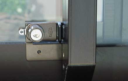サッシ窓の鍵防犯錠(鍵)取付けイメージ